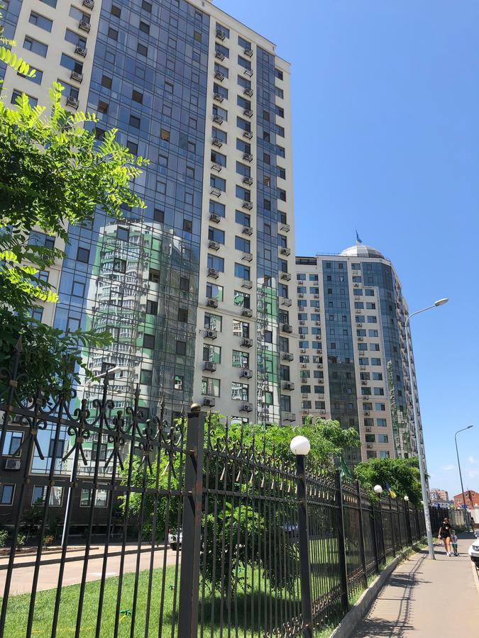 Zhemchuzhnie Apartments On Marselskaya Odesa Exterior photo